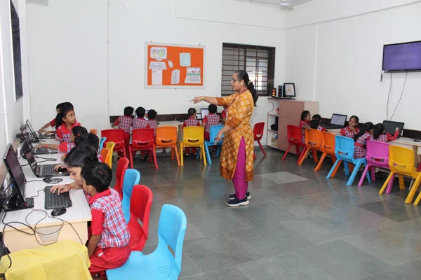 Ambe Group of Schools | Amenities - Computer Lab