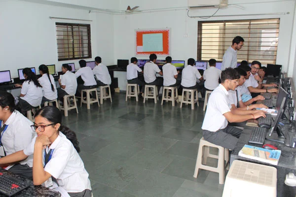 Ambe Group of Schools | Amenities - Computer Lab